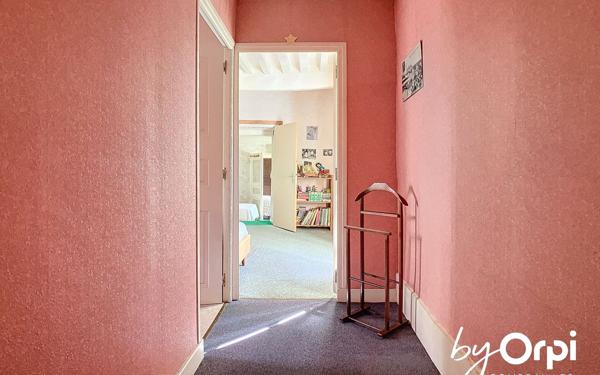 Maison à vendre    6 pièces • 205 m2 Montaigut