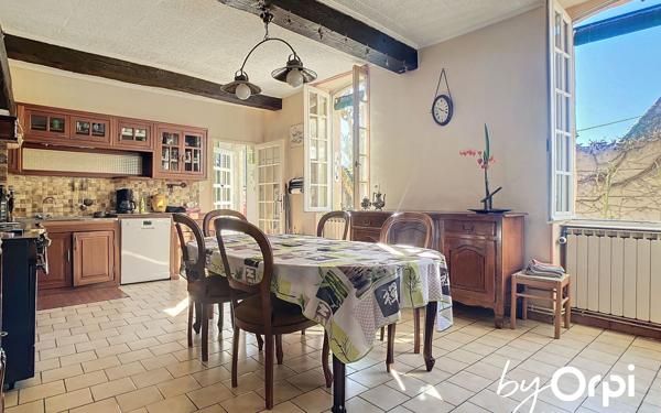 Maison à vendre    6 pièces • 205 m2 Montaigut