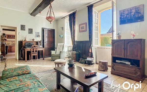 Maison à vendre    6 pièces • 205 m2 Montaigut