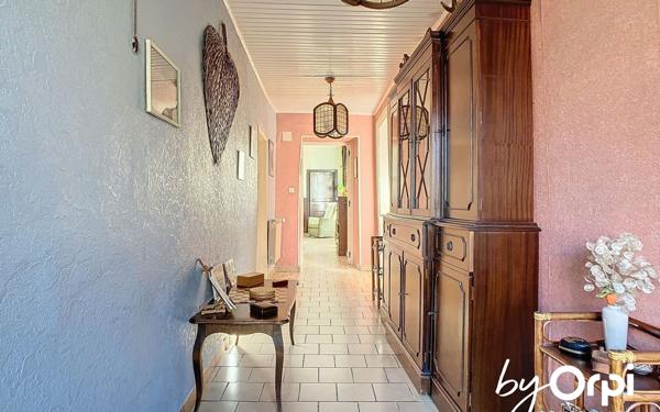 Maison à vendre    6 pièces • 205 m2 Montaigut