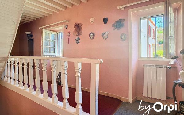 Maison à vendre    6 pièces • 205 m2 Montaigut