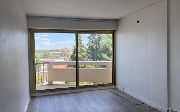 Appartement à louer    1 pièce •  Gradignan