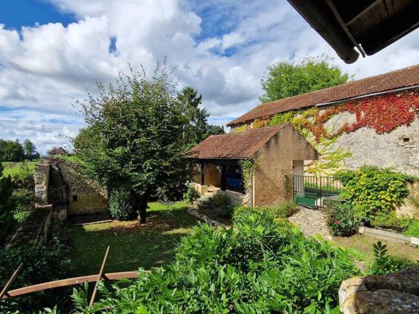 Maison ancienne - Saint-cyprien Maison de caractère en pierres avec jardin et dépendance