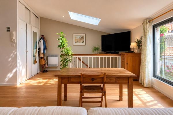 Appartement  atypique, de caractère au cœur même de La Rochelle et à 50 m du port !