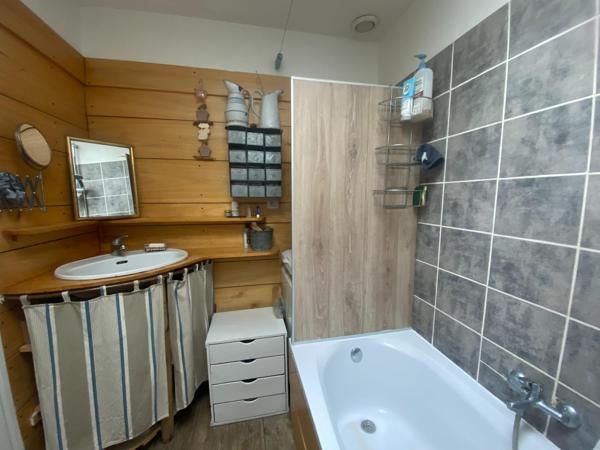 Appartement  atypique, de caractère au cœur même de La Rochelle et à 50 m du port !