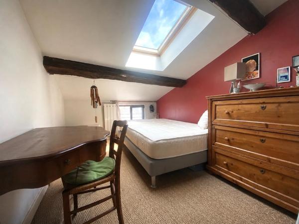 Appartement  atypique, de caractère au cœur même de La Rochelle et à 50 m du port !
