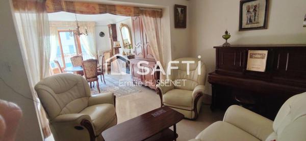 Maison spacieuse avec local commercial