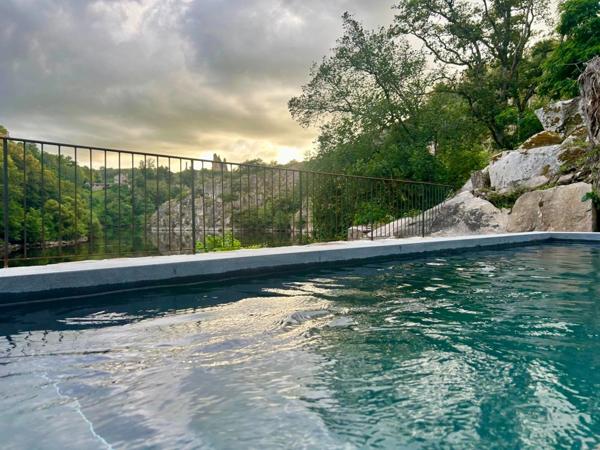 Charmante maison à vendre en bord du lac d'Éguzon, au cœur de la Vallée des Peintres. Crozant (23160)