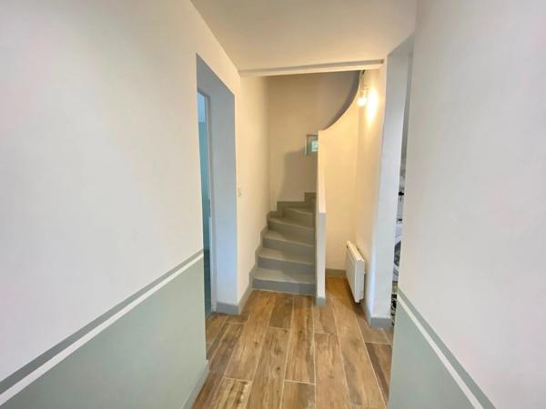 Charmante maison à vendre en bord du lac d'Éguzon, au cœur de la Vallée des Peintres. Crozant (23160)