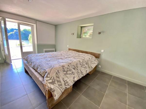 Charmante maison à vendre en bord du lac d'Éguzon, au cœur de la Vallée des Peintres. Crozant (23160)