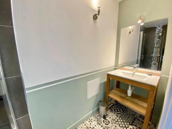 Charmante maison à vendre en bord du lac d'Éguzon, au cœur de la Vallée des Peintres. Crozant (23160)