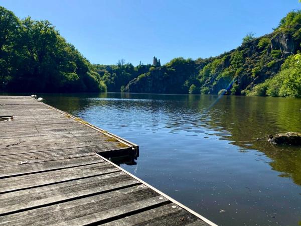Charmante maison à vendre en bord du lac d'Éguzon, au cœur de la Vallée des Peintres. Crozant (23160)