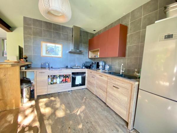 Charmante maison à vendre en bord du lac d'Éguzon, au cœur de la Vallée des Peintres. Crozant (23160)