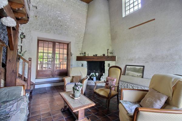 Maison charentaise de caractère aux environs de Cognac