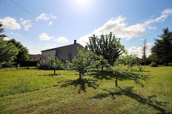 Maison charentaise de caractère aux environs de Cognac