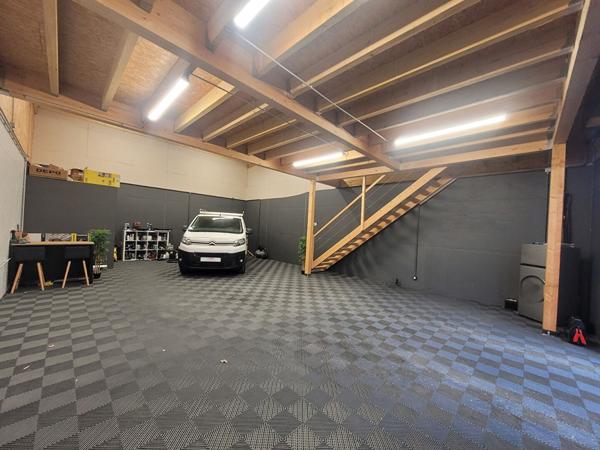A VENDRE - Bâtiment d'activité 526 m2 Montaigu-Vendée