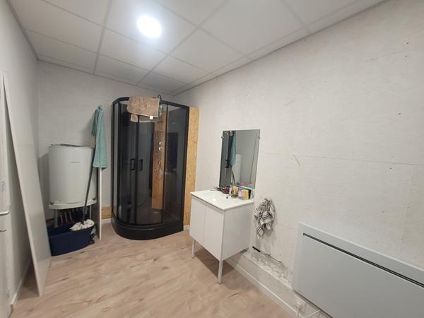 A VENDRE - Bâtiment d'activité 526 m2 Montaigu-Vendée