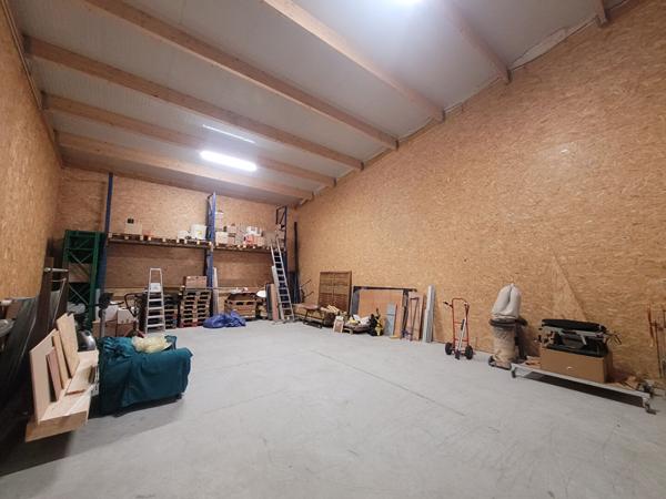 A VENDRE - Bâtiment d'activité 526 m2 Montaigu-Vendée