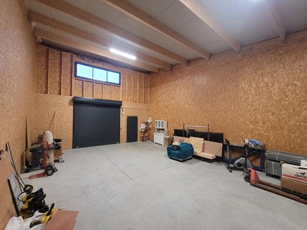 A VENDRE - Bâtiment d'activité 526 m2 Montaigu-Vendée