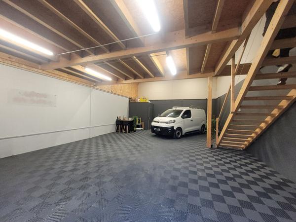A VENDRE - Bâtiment d'activité 526 m2 Montaigu-Vendée