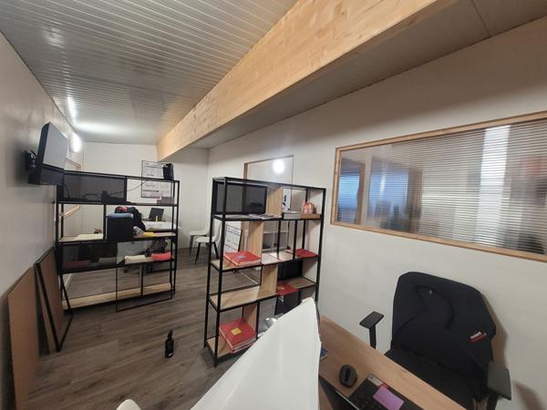 A VENDRE - Bâtiment d'activité 526 m2 Montaigu-Vendée