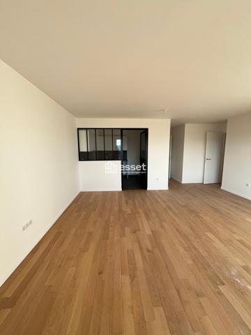 Location Appartement 4 pièces 95.49 m² - Courbevoie 92400