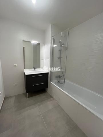 Location Appartement 4 pièces 95.49 m² - Courbevoie 92400