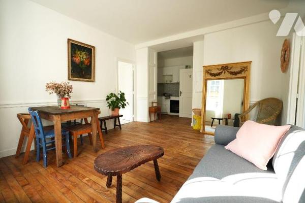 Appartement à Vendre à Vitré (35500) en Ille-et-Vilaine (35)

Bel appartement d'une superfici...