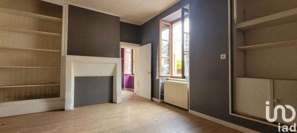 Maison de village 7 pièces de 132 m² à Meillant (18200)