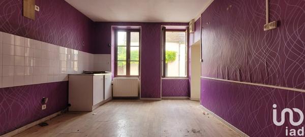 Maison de village 7 pièces de 132 m² à Meillant (18200)