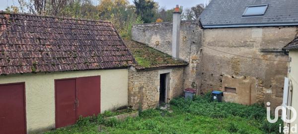 Maison de village 7 pièces de 132 m² à Meillant (18200)