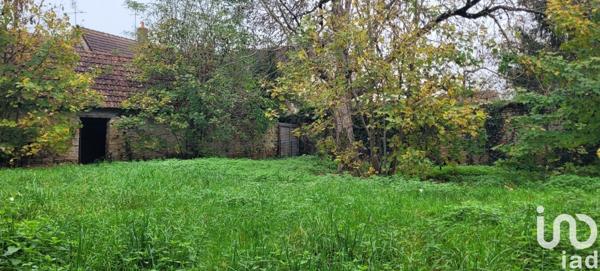 Maison de village 7 pièces de 132 m² à Meillant (18200)