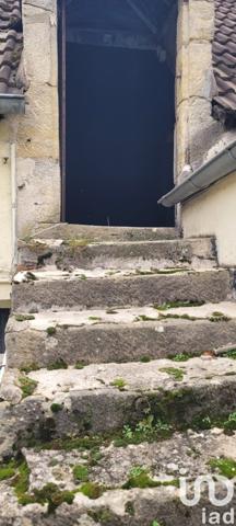 Maison de village 7 pièces de 132 m² à Meillant (18200)