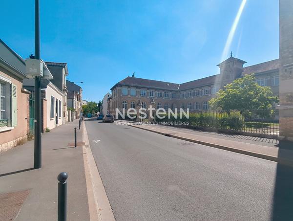 Studio Hypercentre Chartres à proximité de la gare et des commerces, idéal investisseur faibles charges, vendu loué