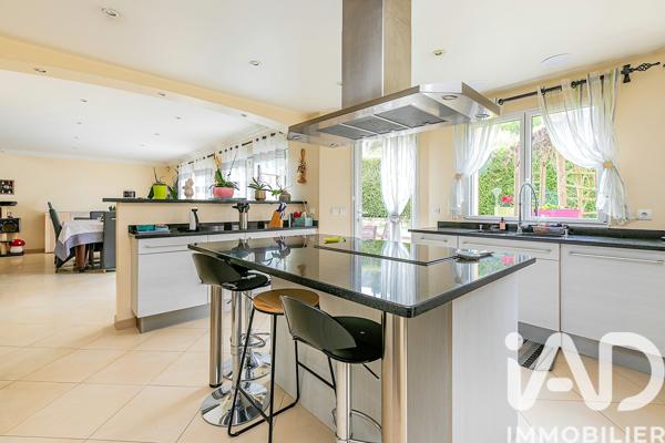 Maison à vendre 7 pièces 213 m² Briis-sous-Forges