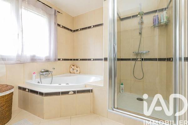 Maison à vendre 7 pièces 213 m² Briis-sous-Forges