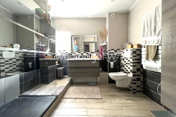 Maison à vendre 8 pièces de 162 m² à Mantes-la-Ville
