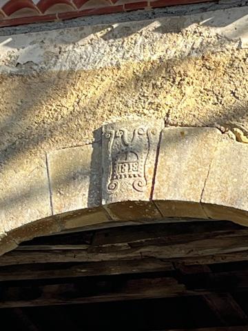 MARCIAC (32): Beau CHATEAU dominant sur 8ha ideal accueil public, EVENEMENTIEL, résidence séniors, communauté, habitat partagé