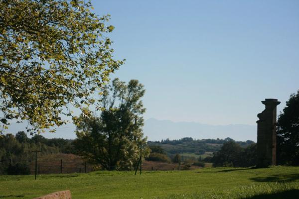 MARCIAC (32): Beau CHATEAU dominant sur 8ha ideal accueil public, EVENEMENTIEL, résidence séniors, communauté, habitat partagé