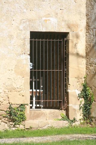 MARCIAC (32): Beau CHATEAU dominant sur 8ha ideal accueil public, EVENEMENTIEL, résidence séniors, communauté, habitat partagé