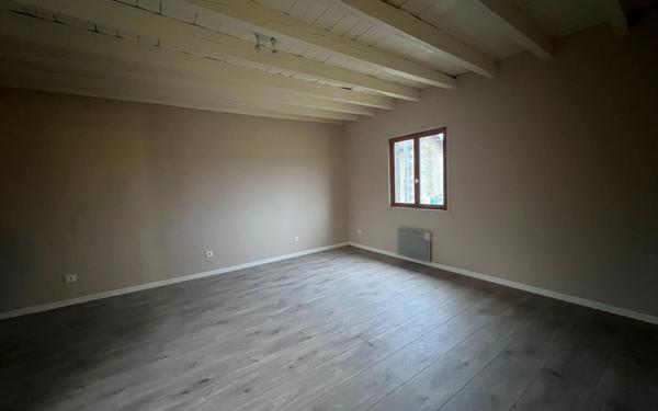 Maison à vendre    5 pièces •  Lencouacq