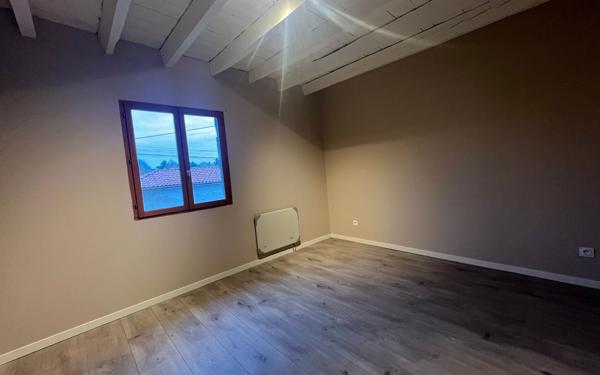 Maison à vendre    5 pièces •  Lencouacq