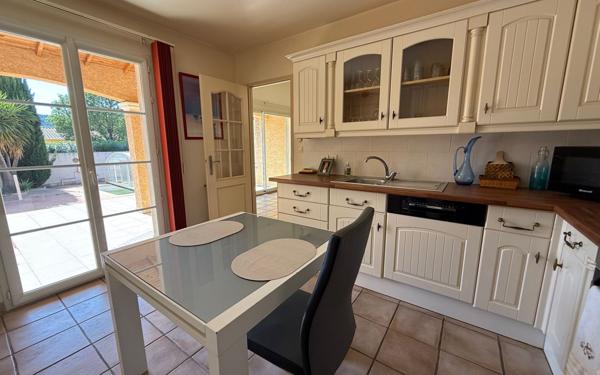 Maison à vendre    5 pièces •  Beaucaire