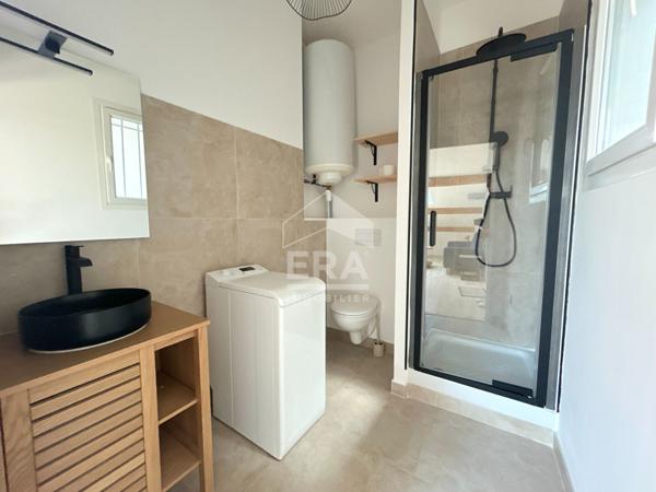 A LOUER 84240 LA TOUR D'AIGUES CENTRE VILLE APPARTEMENT MEUBLE TYPE 2 PIECES AVEC CAVE