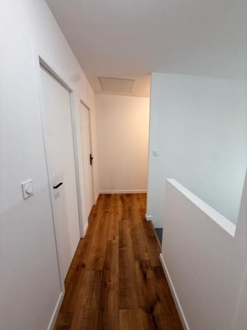 Maison contemporaine de 2025, 5 pièces, 4 chambres, de 108 M² sur 390 M² de terrain / ELVEN