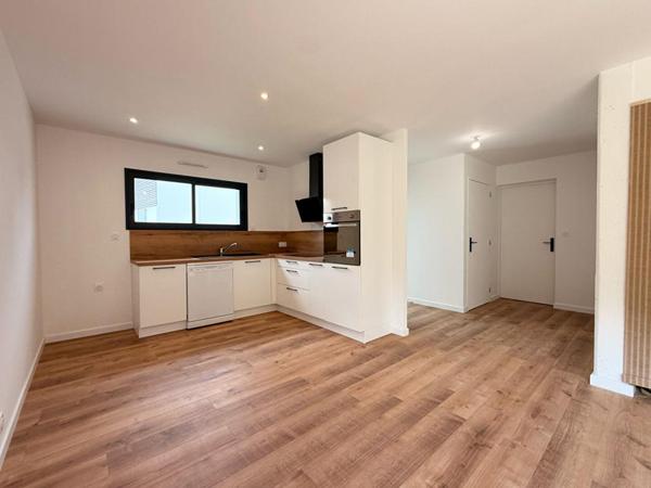 Maison contemporaine de 2025, 5 pièces, 4 chambres, de 108 M² sur 390 M² de terrain / ELVEN