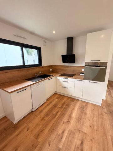 Maison contemporaine de 2025, 5 pièces, 4 chambres, de 108 M² sur 390 M² de terrain / ELVEN