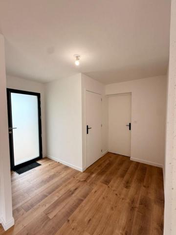 Maison contemporaine de 2025, 5 pièces, 4 chambres, de 108 M² sur 390 M² de terrain / ELVEN