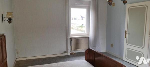 LA GUERCHE DE BGNE - Maison centre-ville - Garage et petit jardin