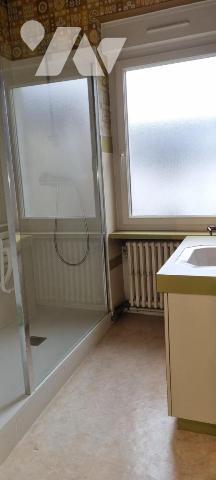 LA GUERCHE DE BGNE - Maison centre-ville - Garage et petit jardin